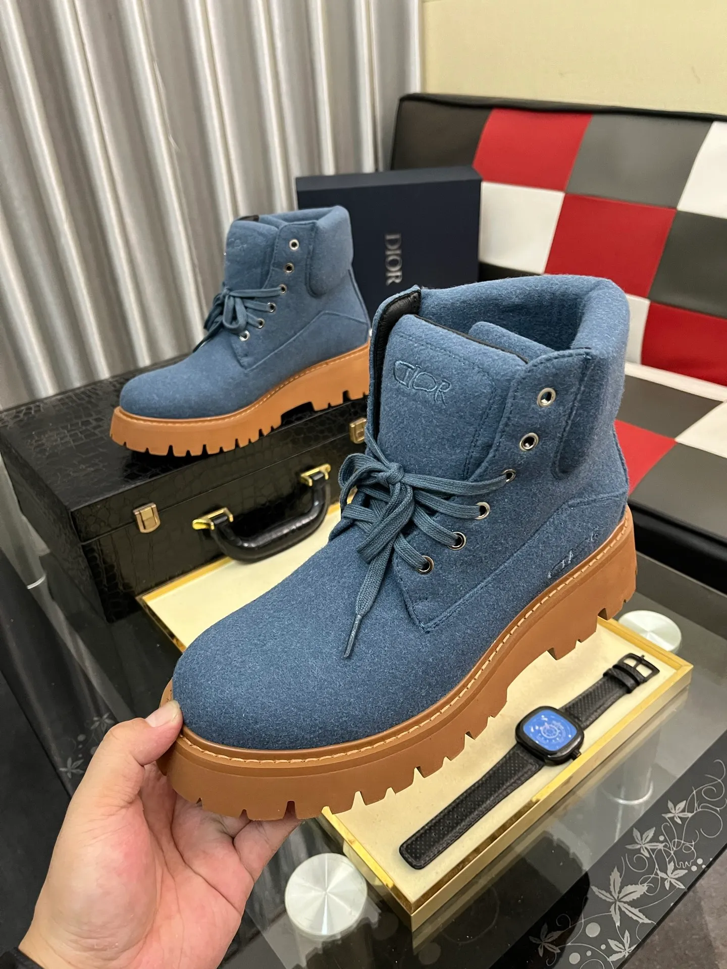 Men's shoes 💰: 540⌚️⌚️Dior top crafts Dior high-top boots counter synchronizes with the original factory configuration, original cowhide patchwork fabric imported from Italy, breathable and comfortable imported water-dyed cow lining, sole: original factory special original sole super comfortable, original factory with single goods high quality, you can enter and exit the counter at will, welcome to compare and synchronize with the counter, code number: 38-44